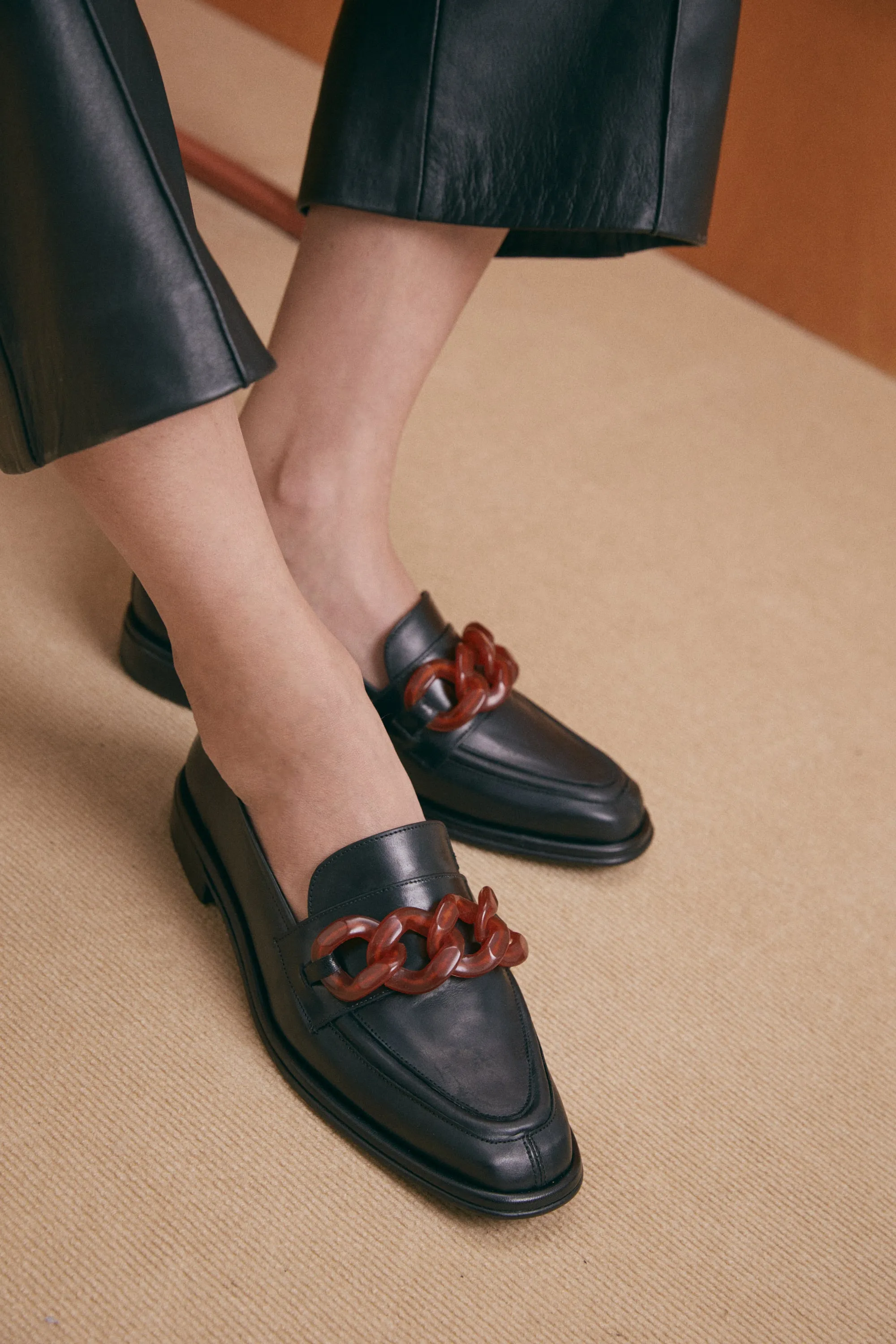 Alma Loafer in Black/Amber